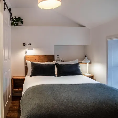 Inn Black Cat Galway